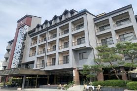 โรงแรมเดอะเบส