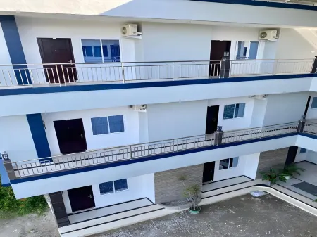 Hotel Marina Отели в г. Центральное Тапанули