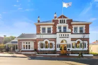 Cygnet Old Bank B & B Cafe & Gift Store Hotels in Port Huon