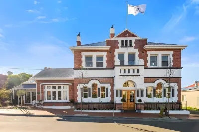 Cygnet Old Bank B & B Cafe & Gift Store Hotel a Port Huon