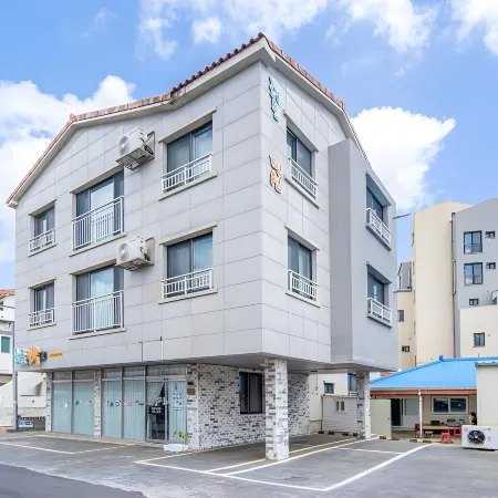 Jeju Haeden Pension Отели рядом с достопримечательностью «Тон-Амса»