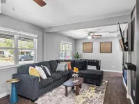 Charming & Centrally Located, mins. from DFW, 6 Flags & ATT Stadium