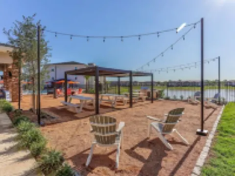 Feel@Home I Rosenberg I Lakeview Hotels in Rosenberg