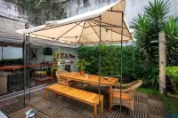 Brazilodge All Suites Hostel فنادق في 