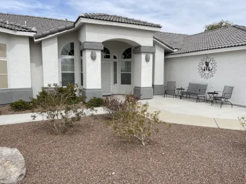 New Family Home, Large Driveway Close to The Lake, The River, and The Casinos. Отели в г. Буллхед Сити