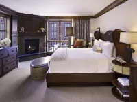 Penthouse Aspen St Regis Residence 2 bed / 2.5 bath unit available prime weeks