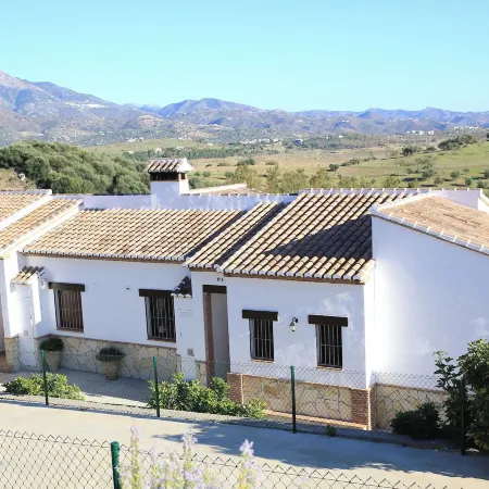 Cozy Rural Tourism Accommodation in Huetor