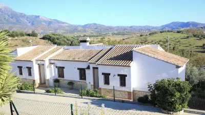 Cozy Rural Tourism Accommodation in Huetor