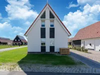 Your Coastal Retreat With Pool Отели в г. 