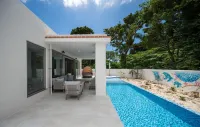 pool villa Sanrriott Motobu Okinawa Villa Hotels in Мотобу