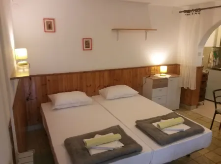 Apartments Julia Отели в г. Осор