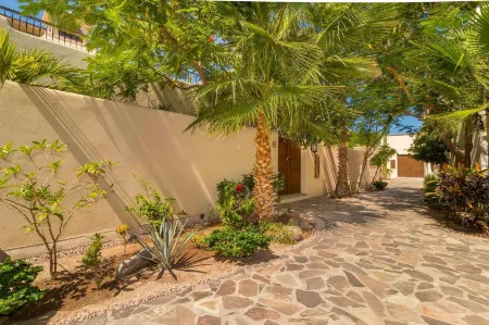 Casa de La Alegria 3Br by Casago