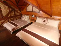 Villa ChavaMinerva Kayu - Ciater Hotels in Ciater
