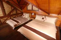 Villa ChavaMinerva Kayu - Ciater