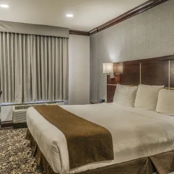 Woodbine Hotel & Suites