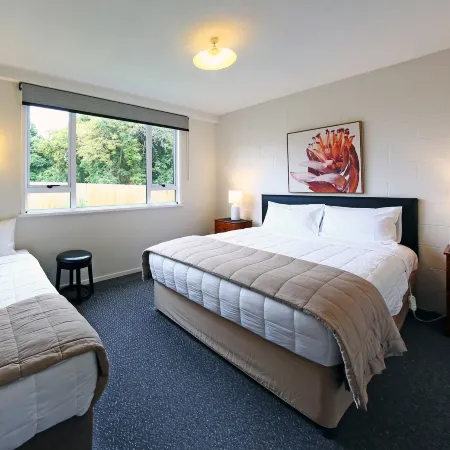 289 Midway Motel
