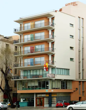 Park Hotel Отели рядом с достопримечательностью «Порт- Олимпик»