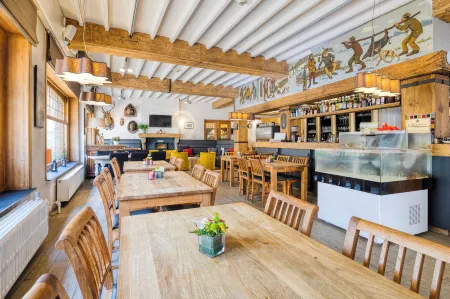 Hotel du Commerce Отели в г. Гуви