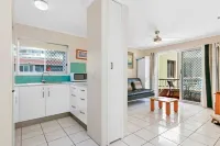 Superb 1 Bedroom Apartment Near the Beach