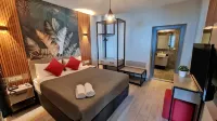 Letstay Panorama Suites - servizio colazione