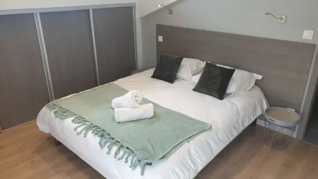 Appartement Laudon Отели в г. Севрие