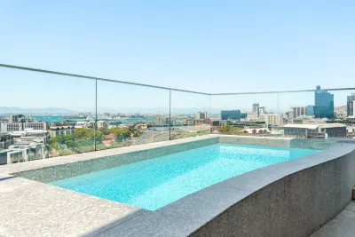 Point Break Luxury Apartments Hotel di 