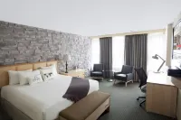 Hotel du Vieux Quebec Hotels in Квебек