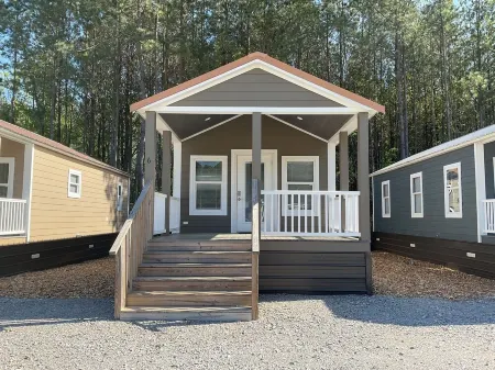 Tiny Homes for Rent, minutes to the Casino, Golf Course & Water Park. Отели в г. Neshoba County