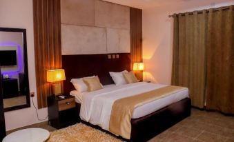 Pious Court Guest House Old Gra