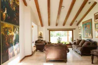 Lujosa Casa Guayllabamba - Gym Jacuzzi Piscina Hotels in Distrito Metropolitano de Quito