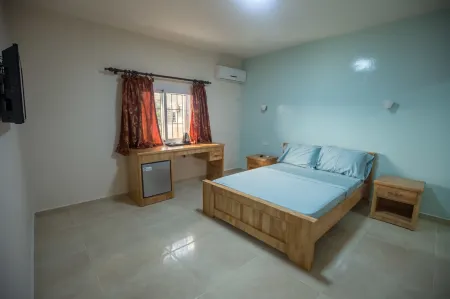 Atlantis Beach Hotel Отели в г. Грэйтер Монровия