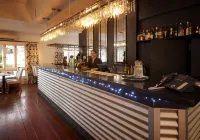 逃亡到皮克頓酒店 - 酒吧