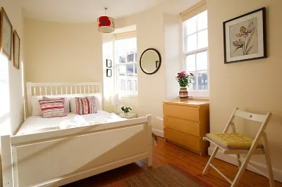 Joivy Bright New Town 2 Bed Apt - 5 Mins to Princes St Hotel a Broughton