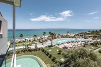 Blue Carpet Luxury Suites - Mountain view