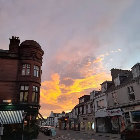 Sandgate 2-Bed Apartment in Ayr Central Location