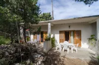 Apartments Limuni