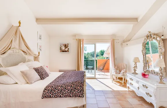 小艾戈伯尼酒店