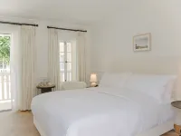 Cara Hotels near Death Museum