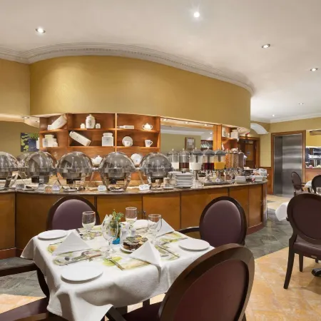 Howard Johnson by Wyndham Abu Dhabi