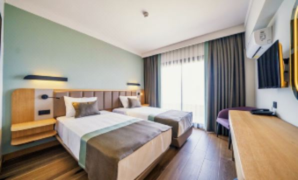 Premier Nergis Beach