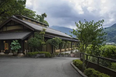 Musouan Biwa Отели рядом с достопримечательностью «Тои Золотая шахта»