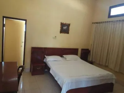 Wisma Tuluy Hotel dekat Pematang Siantar Zoo