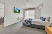 Comfort Suites Clubarham Golf Resort فنادق في Barham