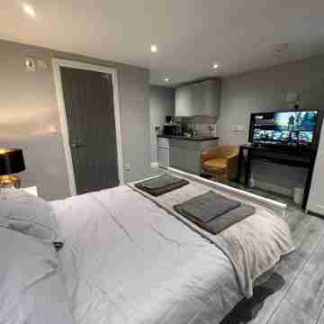 Studio - Sleeps 2 - Parking - Wifi Rooms