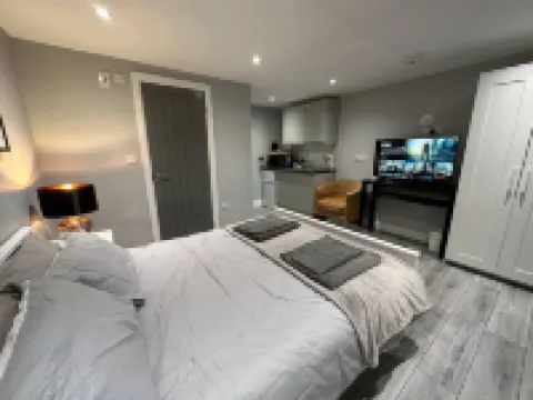 Studio - Sleeps 2 - Parking - Wifi