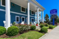 Commander Beach House Hotel