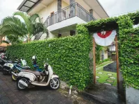بوندوك لوليك هوم ستاي كانغو Hotels near شاطئ إيكو