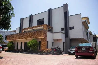 S & S Hotel & Suites
