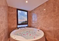Gardenia Hotel - Bathtub