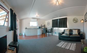 Te Awa Cottages